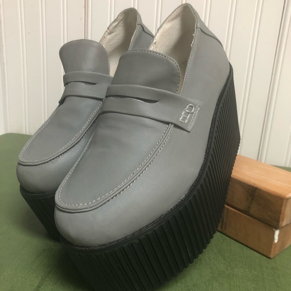 UNIF EDGE Platform Reflective Mega-High Vegan Shoe - Picture 2 of 6